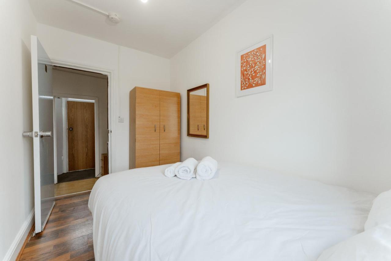 Upton Park Bedrooms 25 Min To Central Лондон Екстер'єр фото